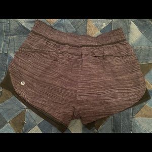 LULULEMON SHORTS - SIZE 8